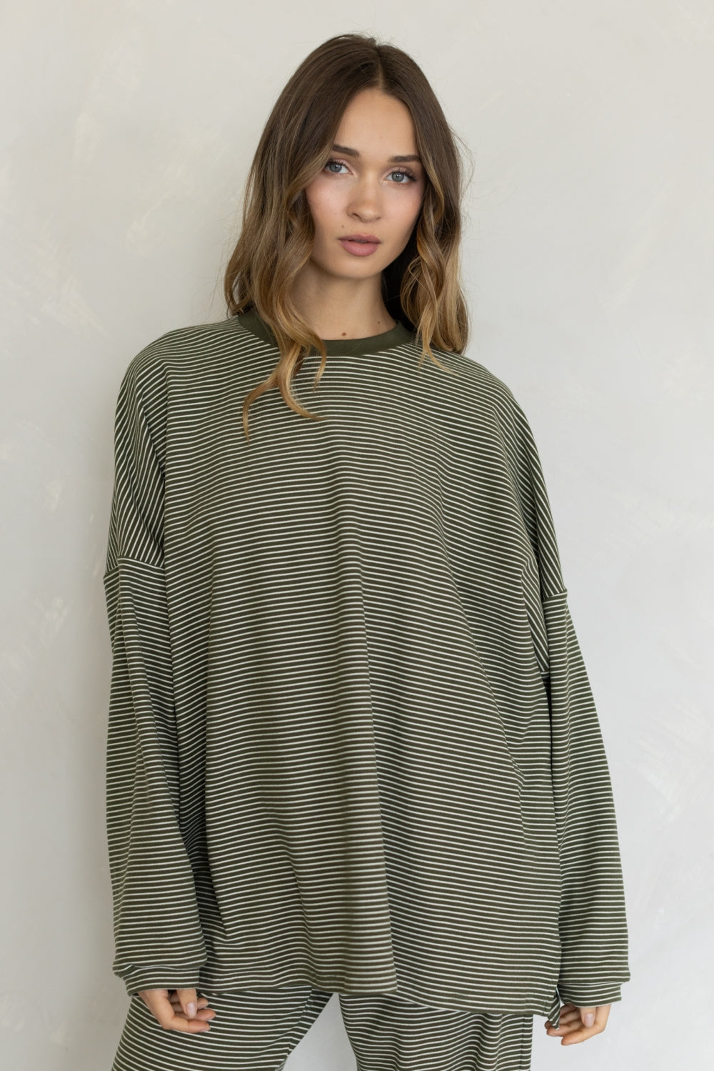 Catching flights fleece lounge set - Central Park Olive